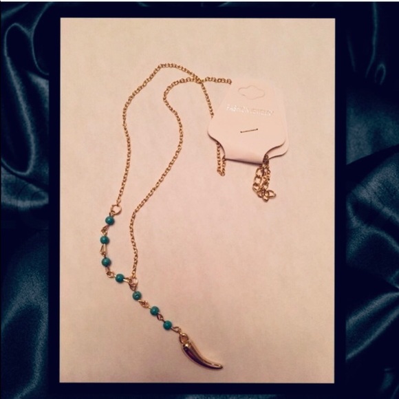 🌟New Gold Horn Necklace🌟 - Picture 4 of 4